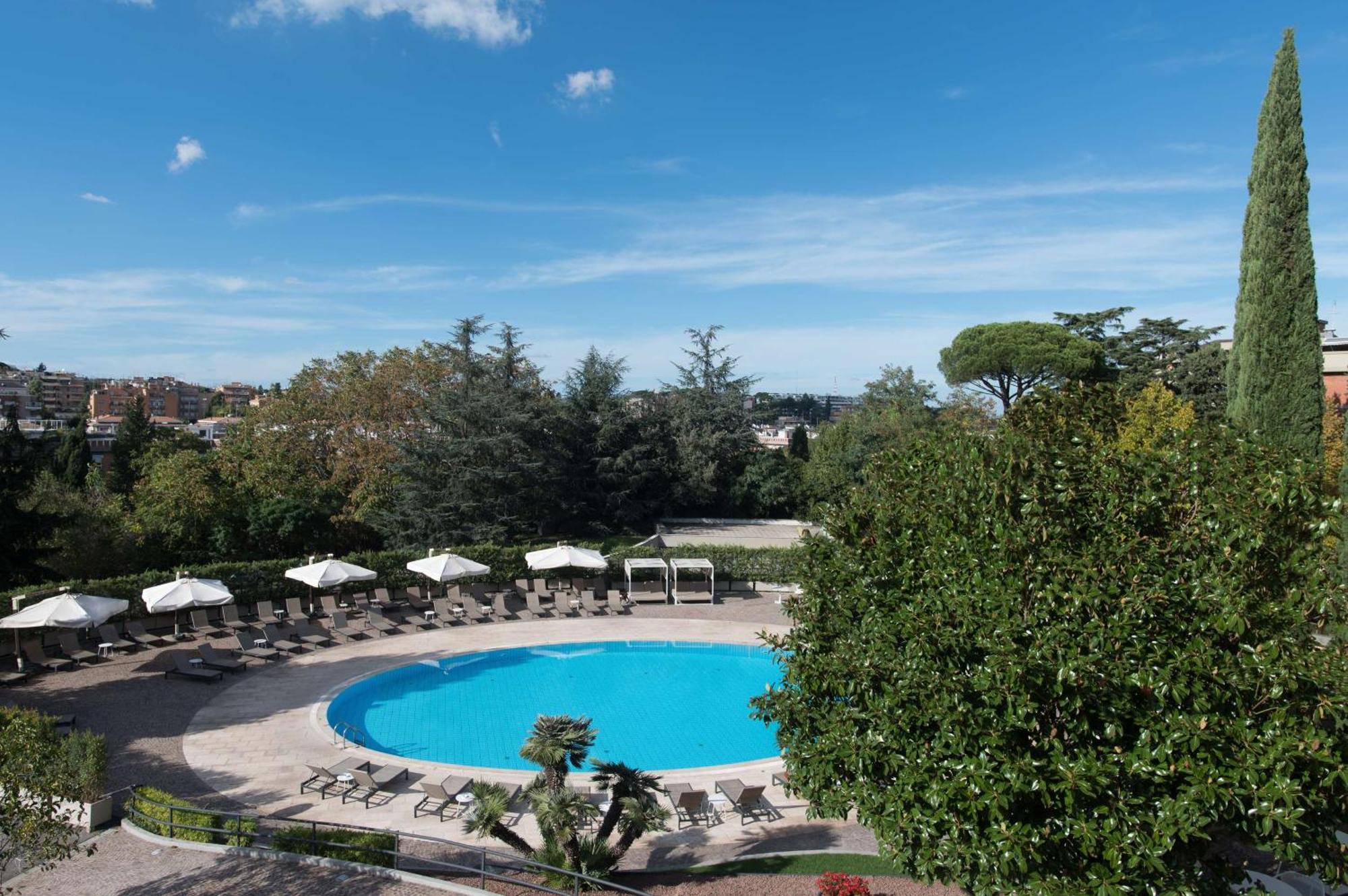 NH Roma Villa Carpegna Esterno foto